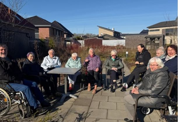 Gruppenbild Sonnenmomente in der Tagespflege 1